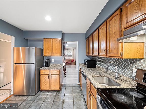 2nd image of 8436 Willow Glen Ct