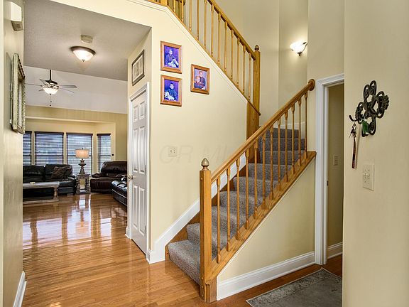 3rd image of 574 Montmorency Dr E