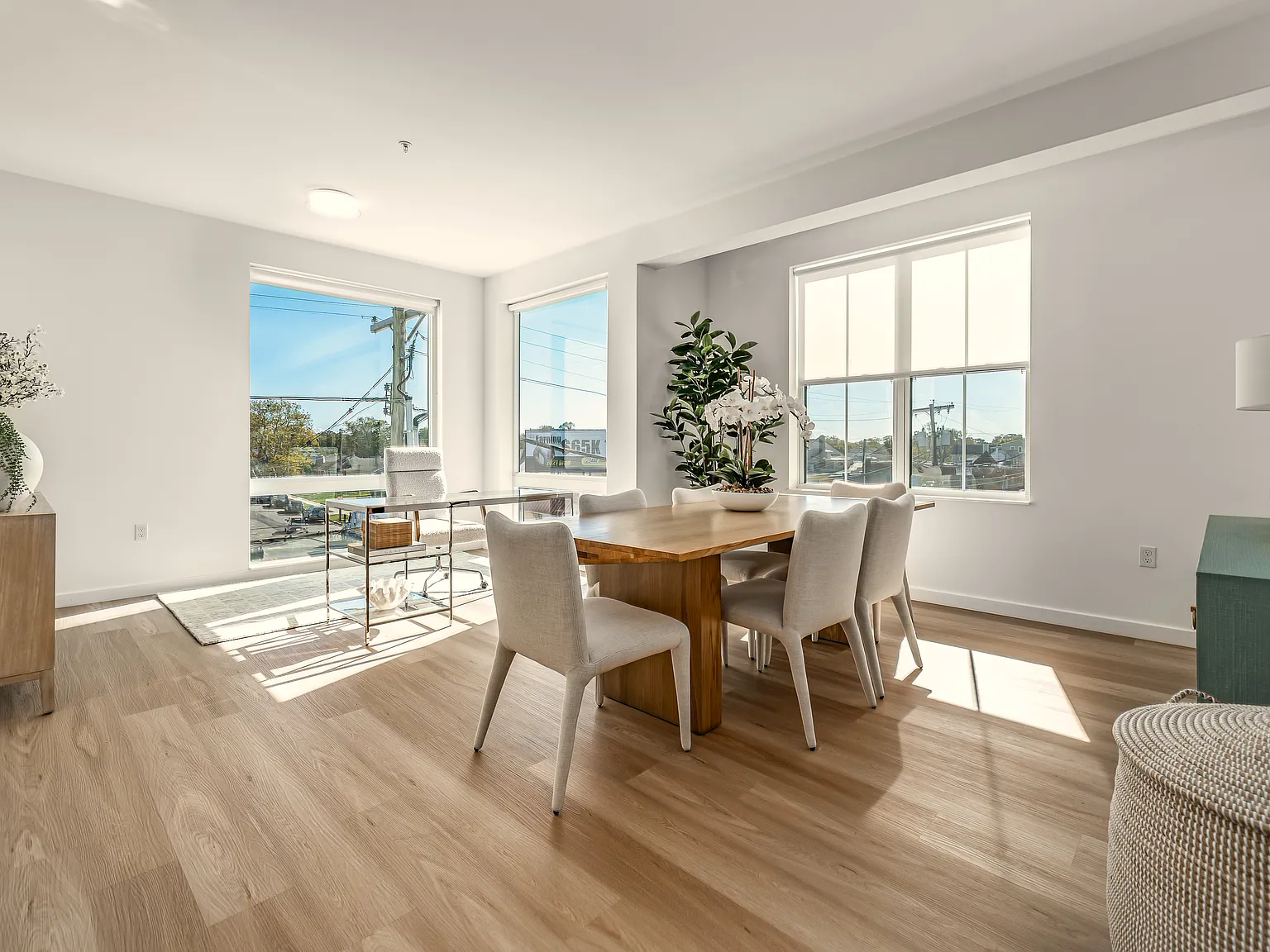 2 bed, 850 sqft, $3,995 — Photo 4