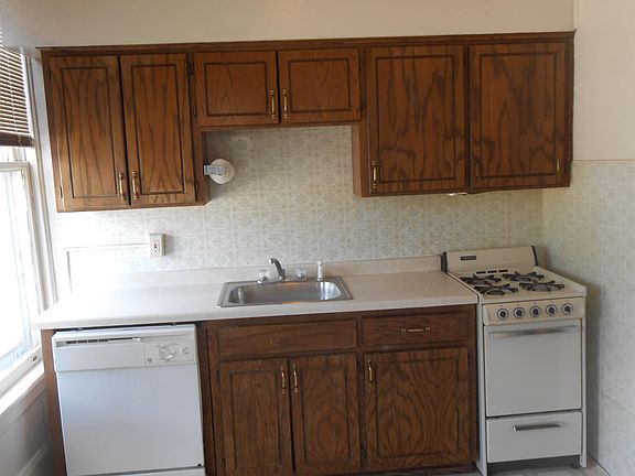 3rd image of 502 7th Ave S