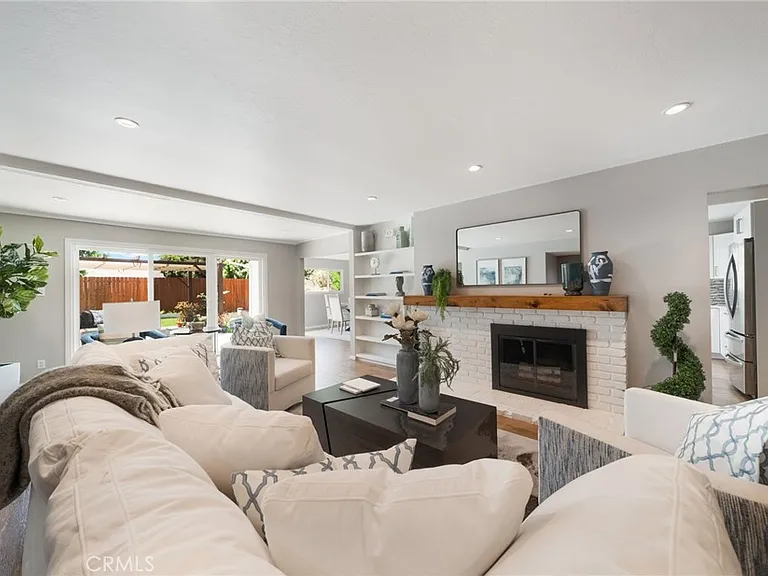 25262 Brigantine Dr — Photo 6