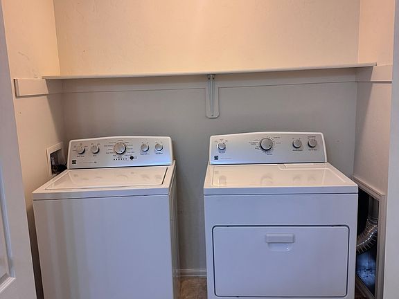 Washer/Dryer Included!