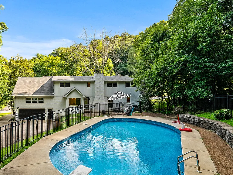 6616 Valley Dr — Photo 46