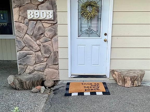 2nd image of 3903 S Underwood Pl