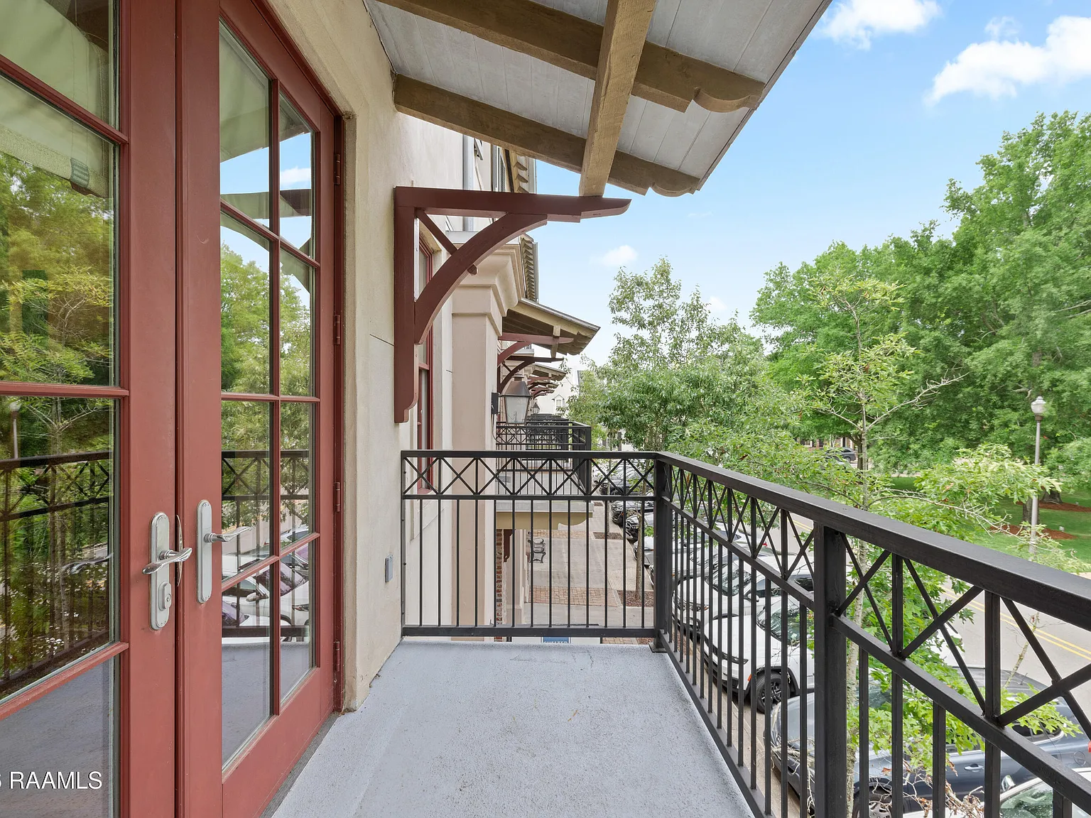 3 bed, 1909 sqft, $3,500 — Photo 3