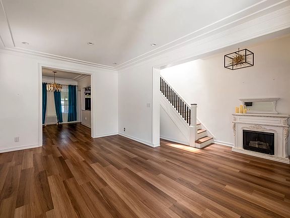 4th image of 921 E 35th St #1