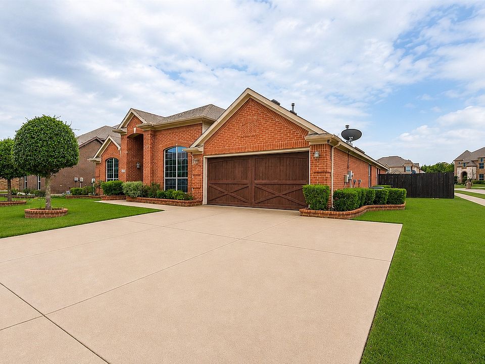 1st image of 1002 Grover Ct
