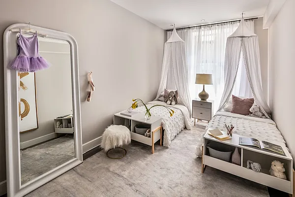 Rented by Compass | media 50