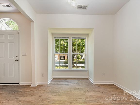 4th image of 141 Cypress Landing Dr