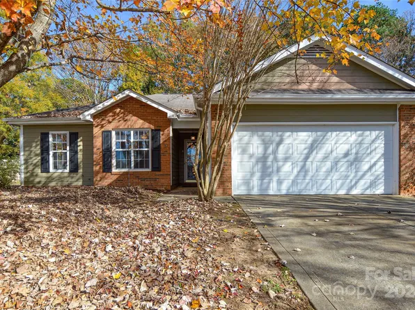 5900 White Cliffs Dr, Monroe, NC 28110
