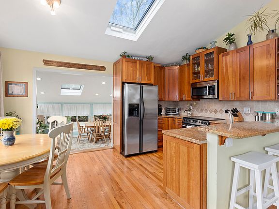 Granite & wood- beachy keen!