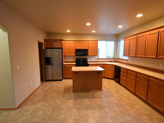 3rd image of 20618 74th Ave E