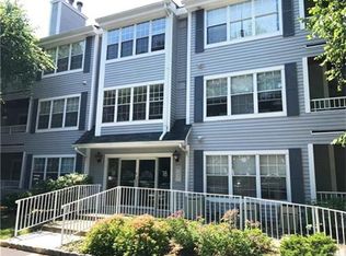 1805 Tanglewood Ct, Helmetta, NJ 08828