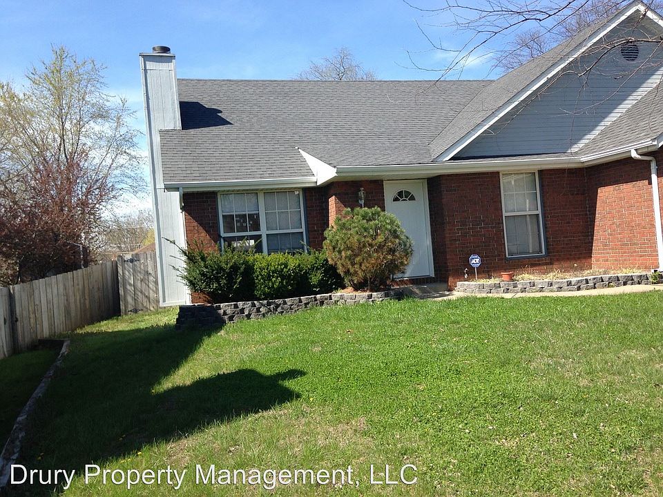 2nd image of 2945 E Lark St