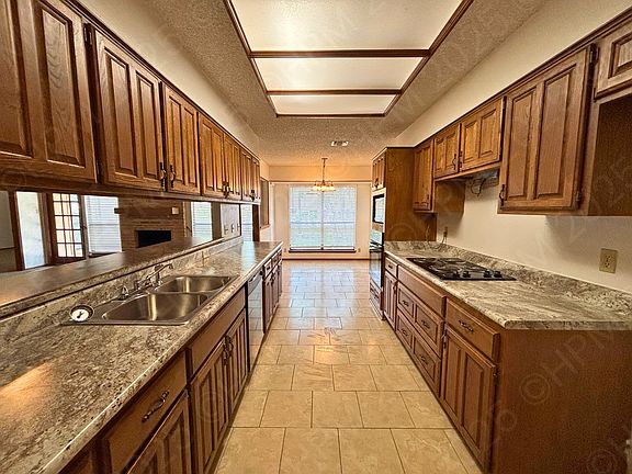 3rd image of 4647 Green Willow Woods