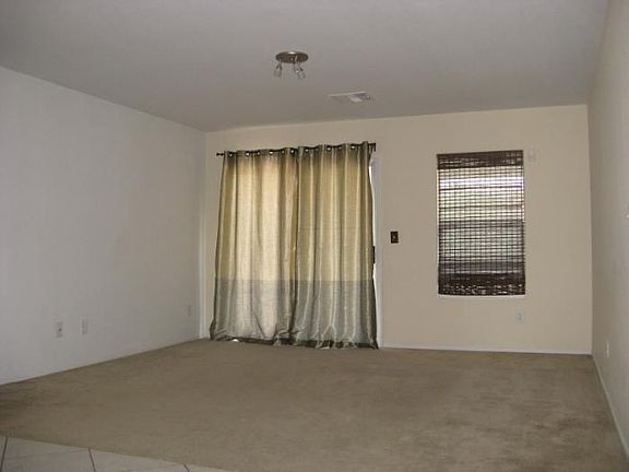 4th image of 5017 Lone Wolf Ave