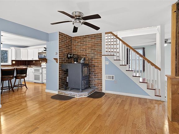 4th image of 668 Sovocool Hill Rd