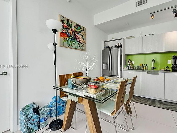 4th image of 501 NE 31st St Unit 4305