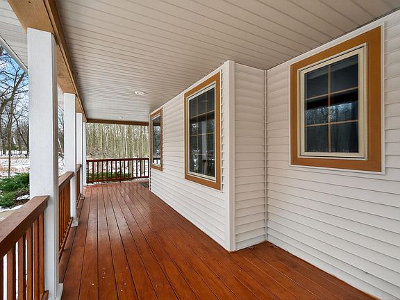 5th image of 2040 E Roxbury Ct