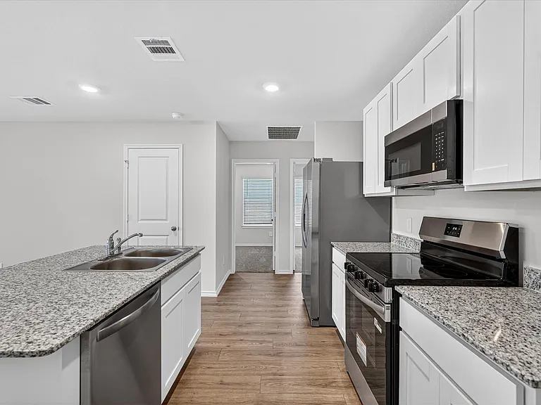 1818 Potomac Ln — Photo 9