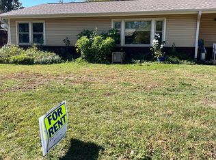 108 Blakeney St, Stephenville, TX 76401