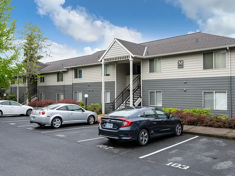 Oakmont — Photo 14