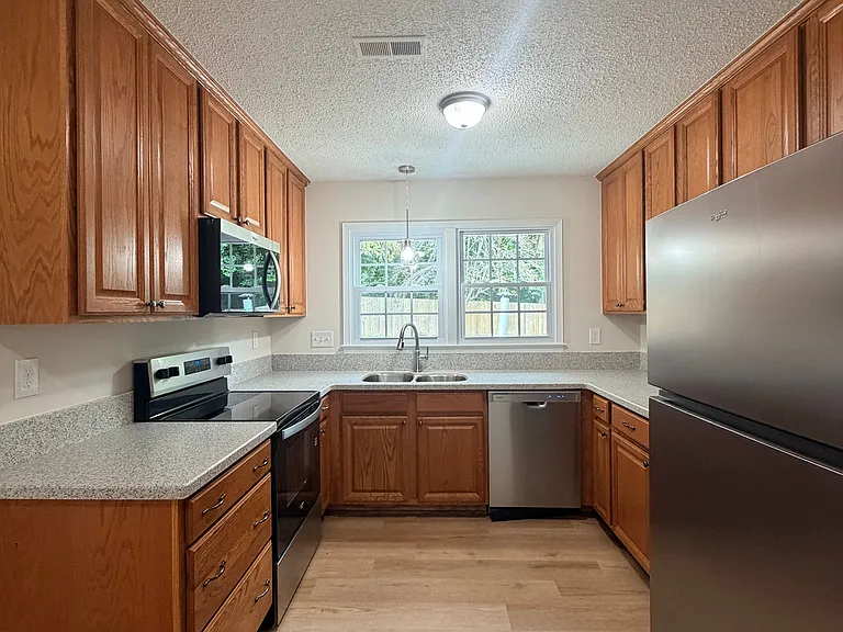 705 Lakecrest Ave — Photo 14