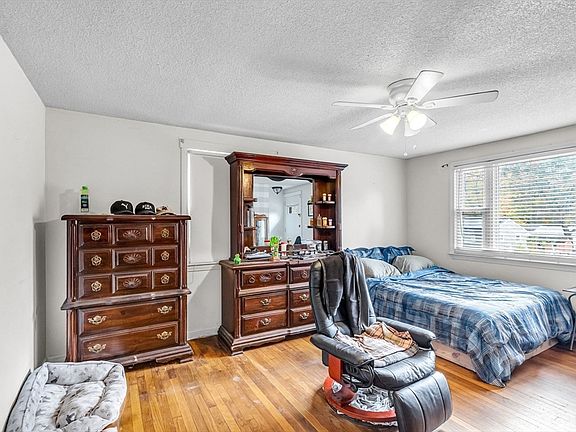 5th image of 101 Regal St