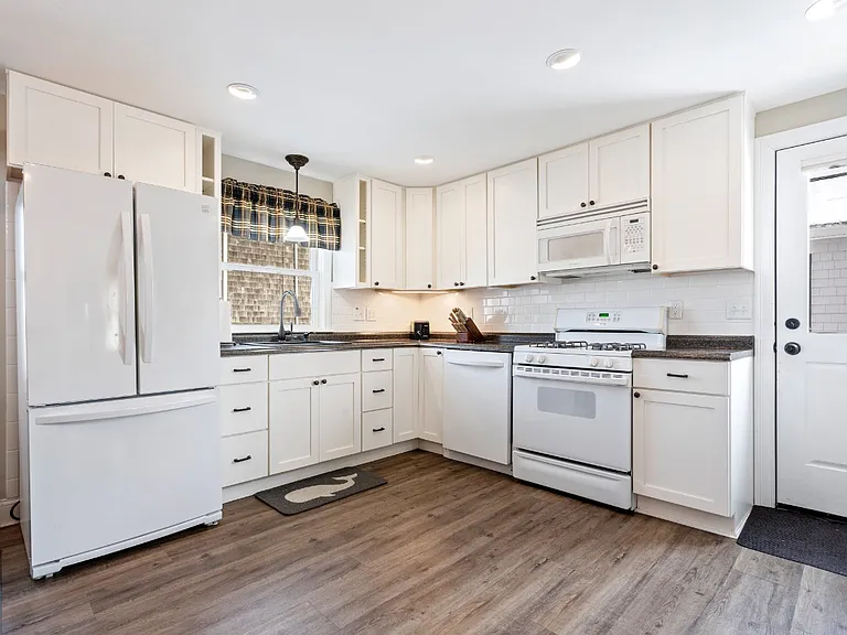 116 Broadway — Photo 26