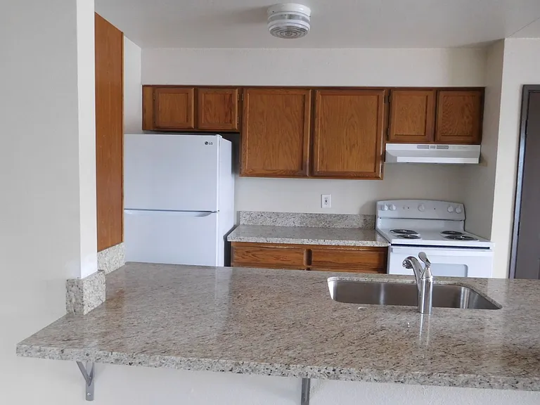 3395 Scottsdale Rd — Photo 2