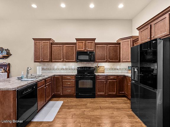 4th image of 9000 Sidney Way