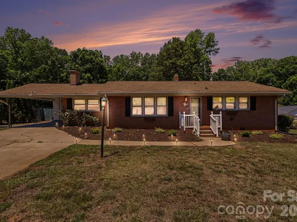1210 Edgedale Dr, Salisbury, NC 28144