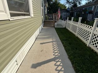 29 Crestwood Dr, Osseo, MN 55369