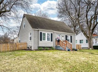 115 E Pocahontas Ln, Kansas City, MO 64114