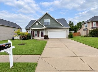 3600 Crosswinds Dr, Hope Mills, NC 28348