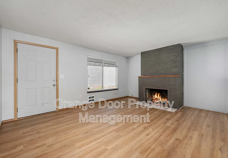 712 127th St S #1 — Photo 3