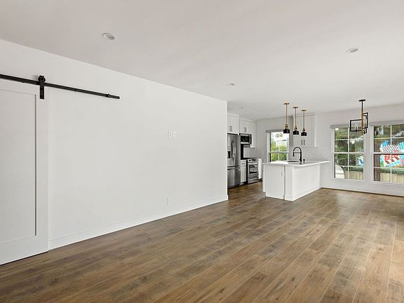 4th image of 10022 Culver Blvd #D