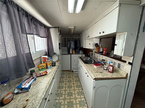 4th image of 5 Genesee St E