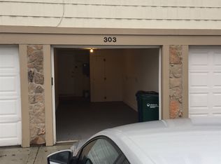 303 Somerset Ln, Vernon Hills, IL