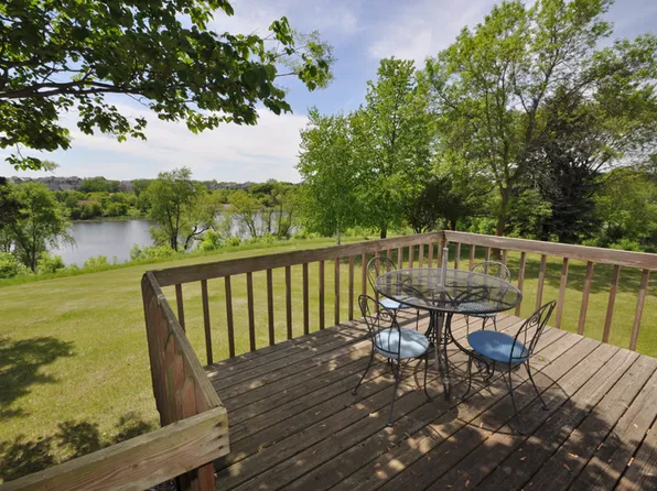 6045 Vicksburg Ln N, Plymouth, MN 55446