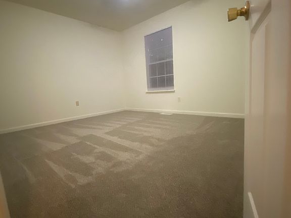 4th image of 422 Hollywood Dr