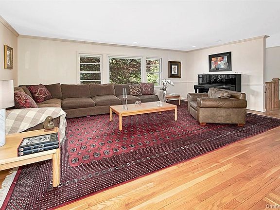 4th image of 21 Douglas Circle