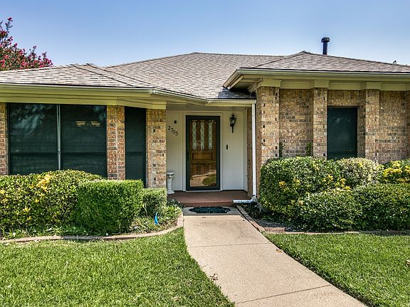 2nd image of 2705 Stoneridge Dr