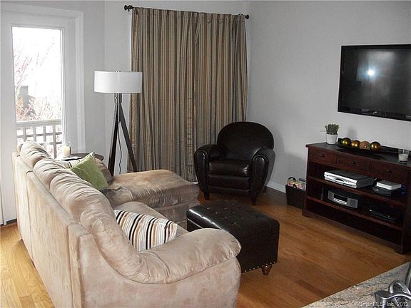 5th image of 3250 Fairfield Ave APT 226
