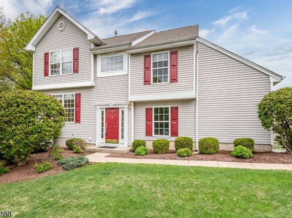 60 Brock Ln