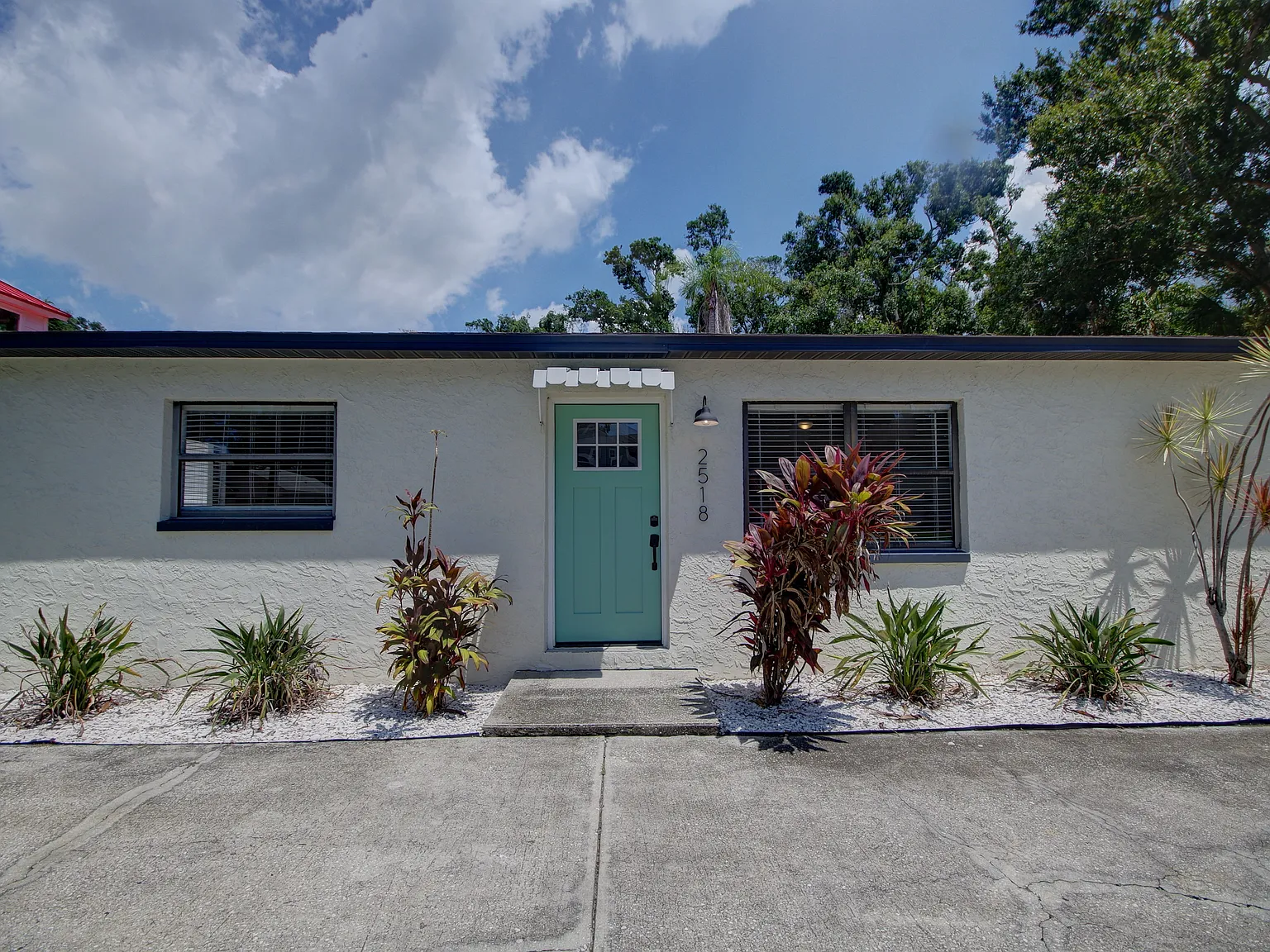 2 bed, 884 sqft, $2,095 — Photo 1