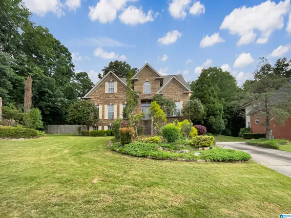 312 Honeysuckle Ln, Chelsea, AL 35043