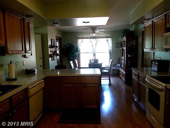 4th image of 109 Lakeside Dr