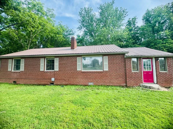 801 College St, Gleason, TN 38229