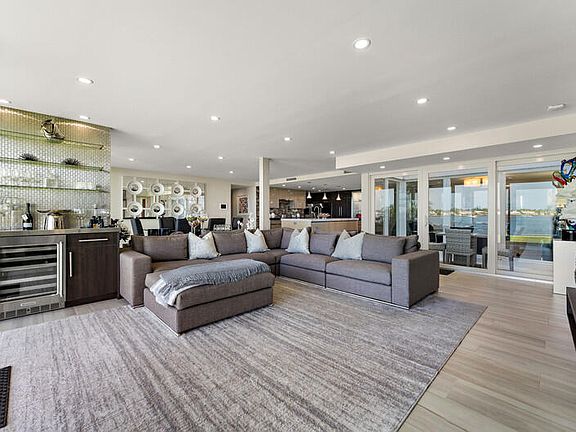3rd image of 132 Lakeshore Drive #G28-G-29